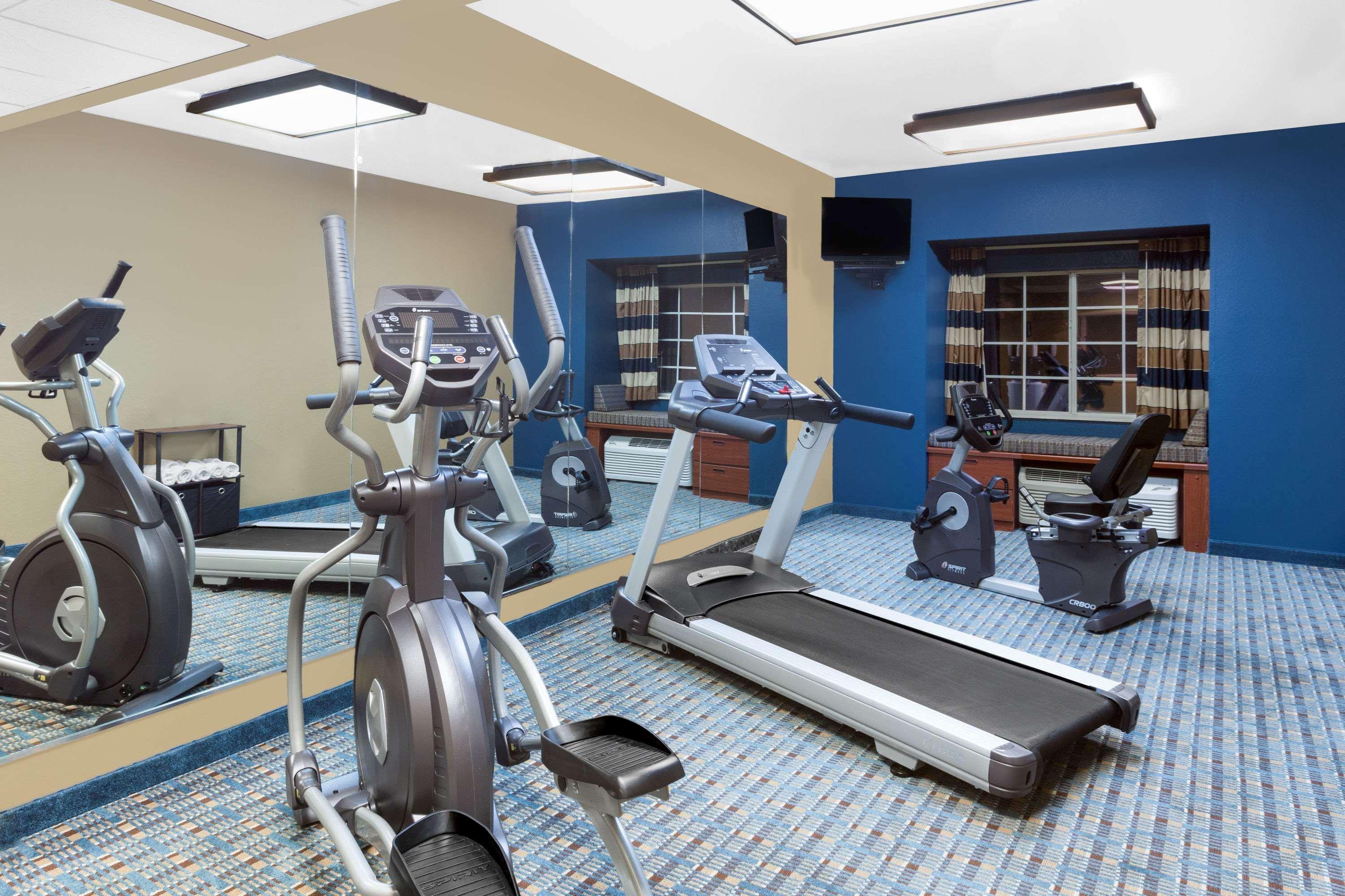 Microtel Inn & Suites By Wyndham Starkville Esterno foto