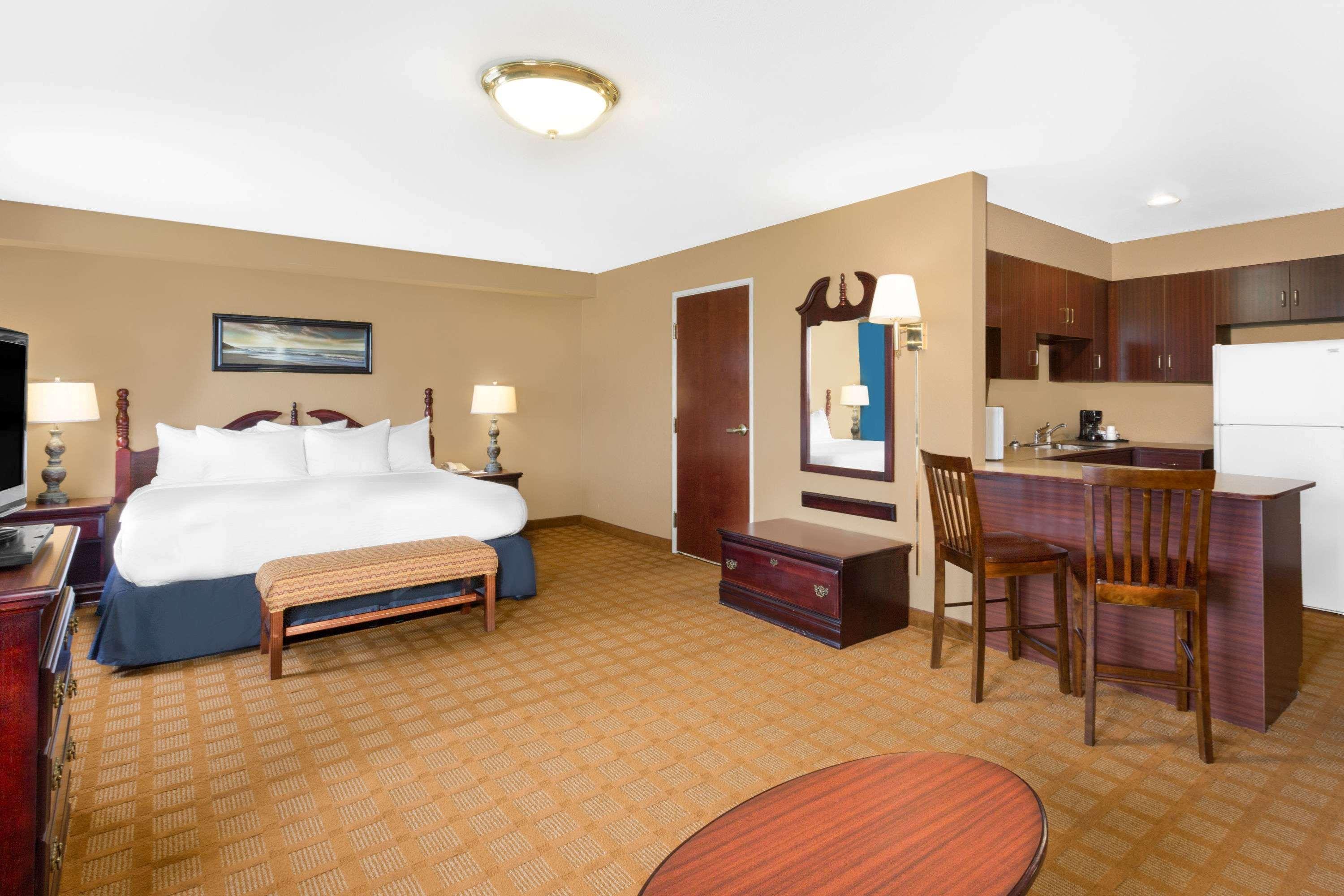 Microtel Inn & Suites By Wyndham Starkville Esterno foto
