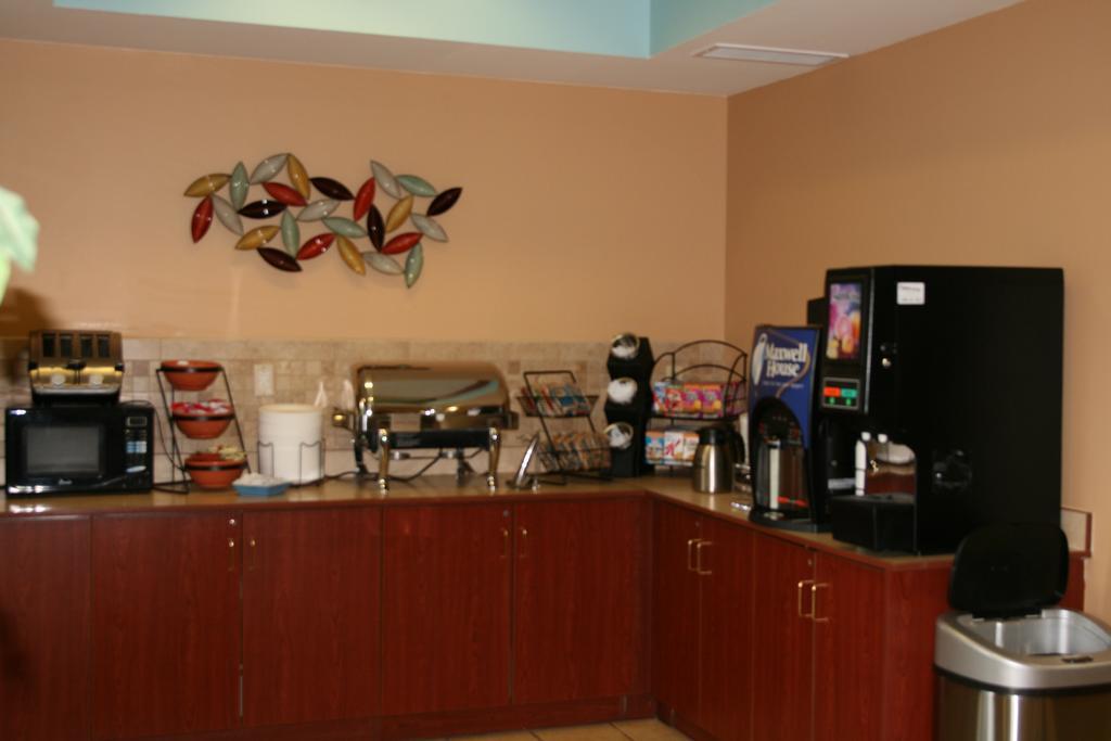 Microtel Inn & Suites By Wyndham Starkville Esterno foto