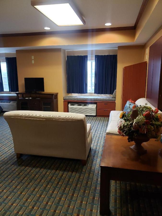 Microtel Inn & Suites By Wyndham Starkville Esterno foto