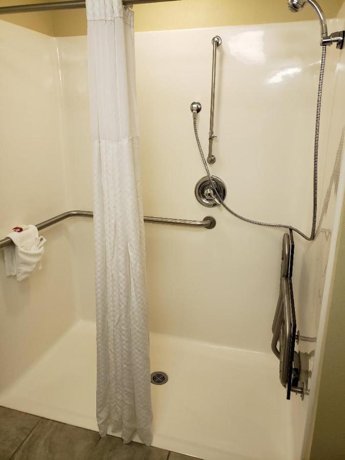Microtel Inn & Suites By Wyndham Starkville Esterno foto